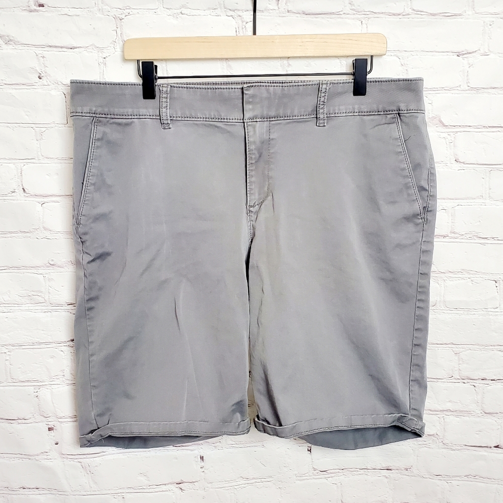 LOFT Plus 10" Riviera Shorts
